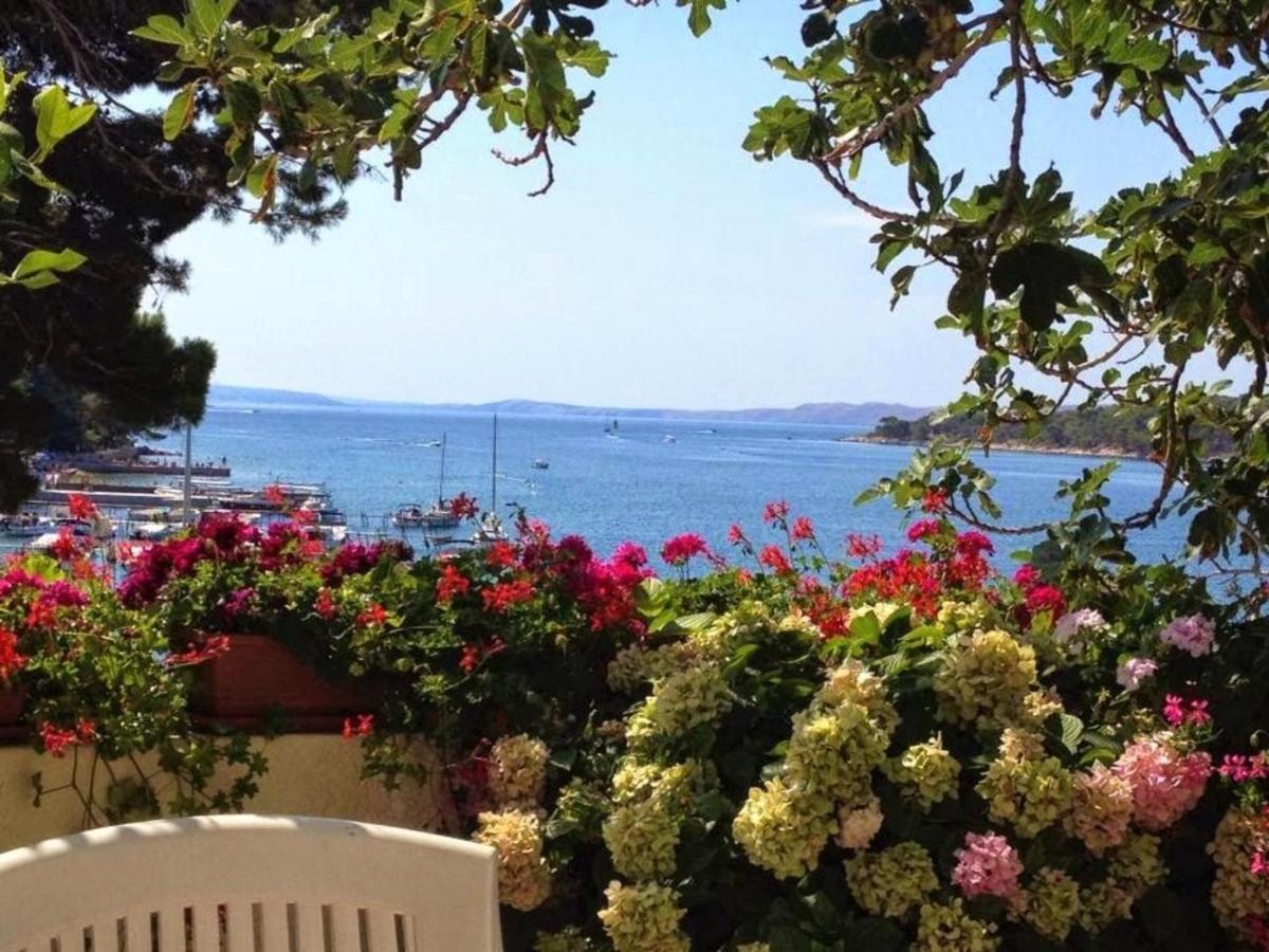 Sea View Room Macolic Palit Bagian luar foto