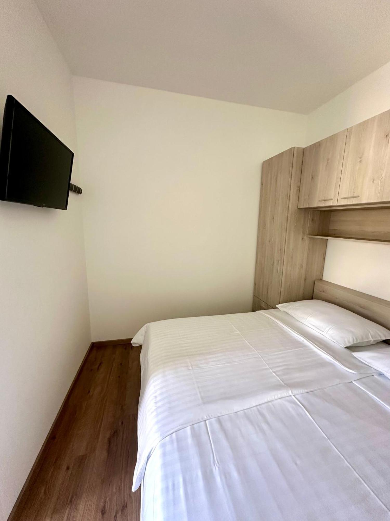 Sea View Room Macolic Palit Bagian luar foto